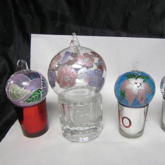 HAND PAINTED CLEAR BLOW GLASS ORNAMENTS W/FLORAL MOTIF EACH UNIQUE, SET OF 4 - Picture 2 of 12